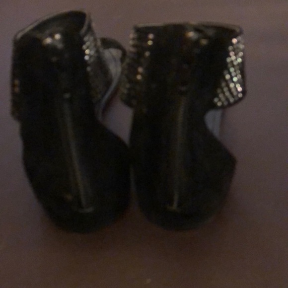 Sandals - Picture 4 of 5